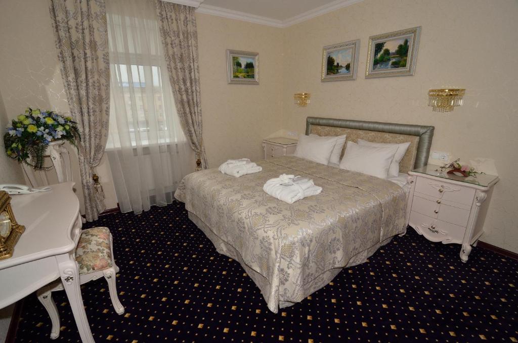 Hotel Ukraine Rivne Exteriör bild