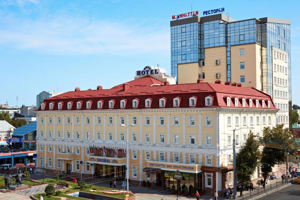 Hotel Ukraine Rivne Exteriör bild